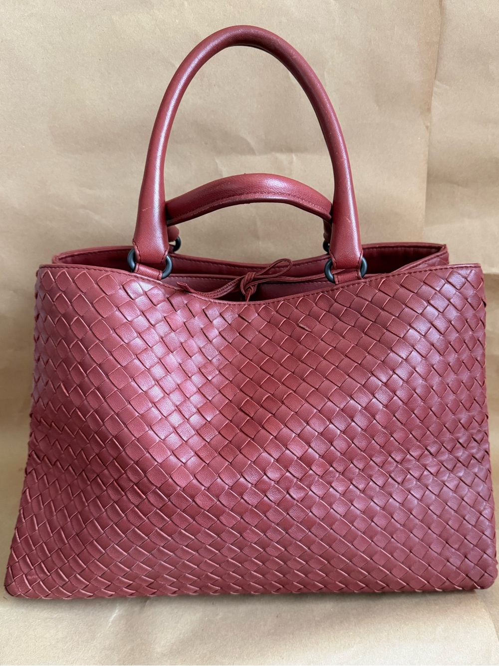 Bottega Veneta Nappa Inteecciato Medium Top Handle Tote Quarzo